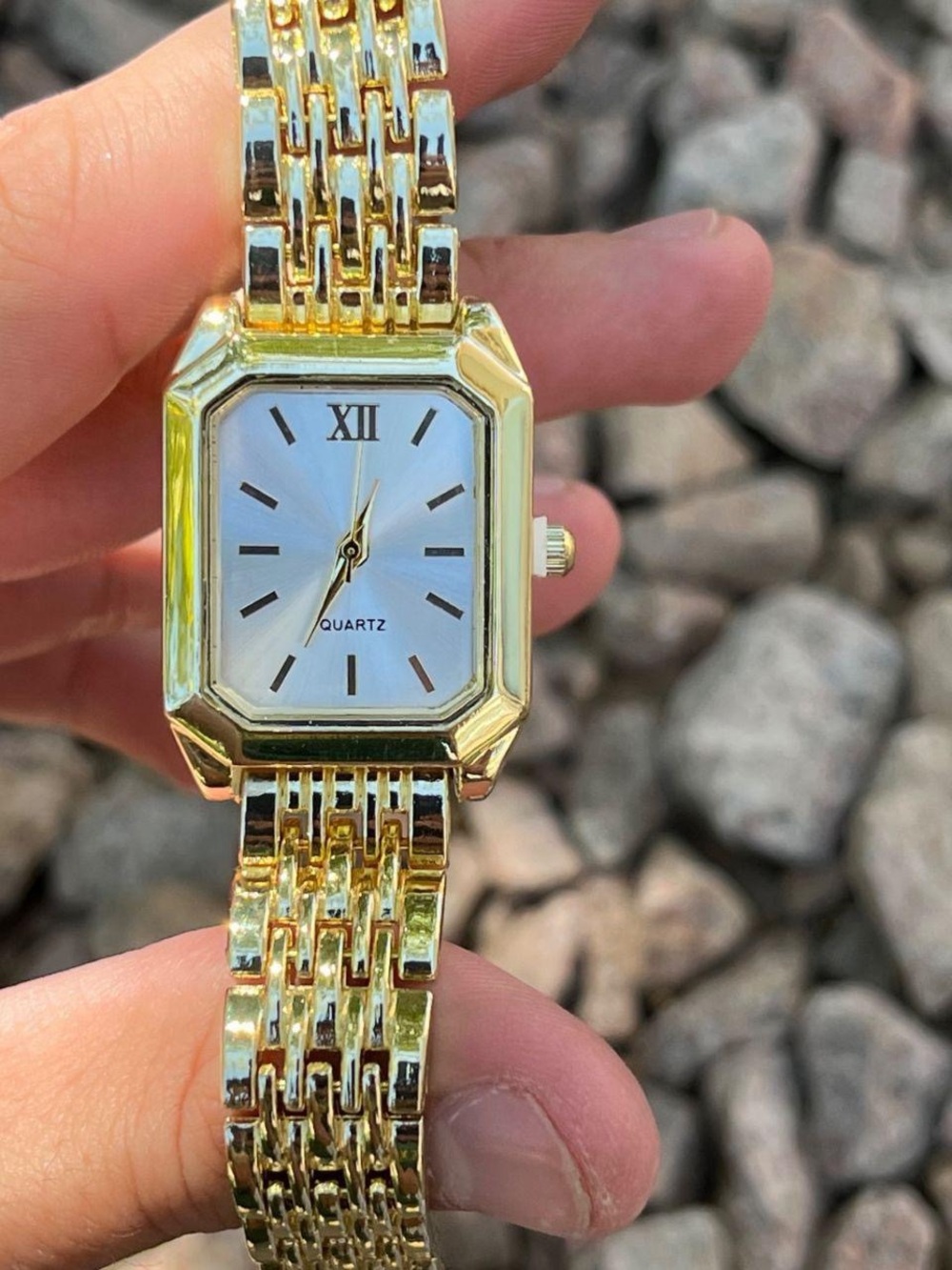 Elegant Gold-Tone Women's Quartz Bracelet Watch